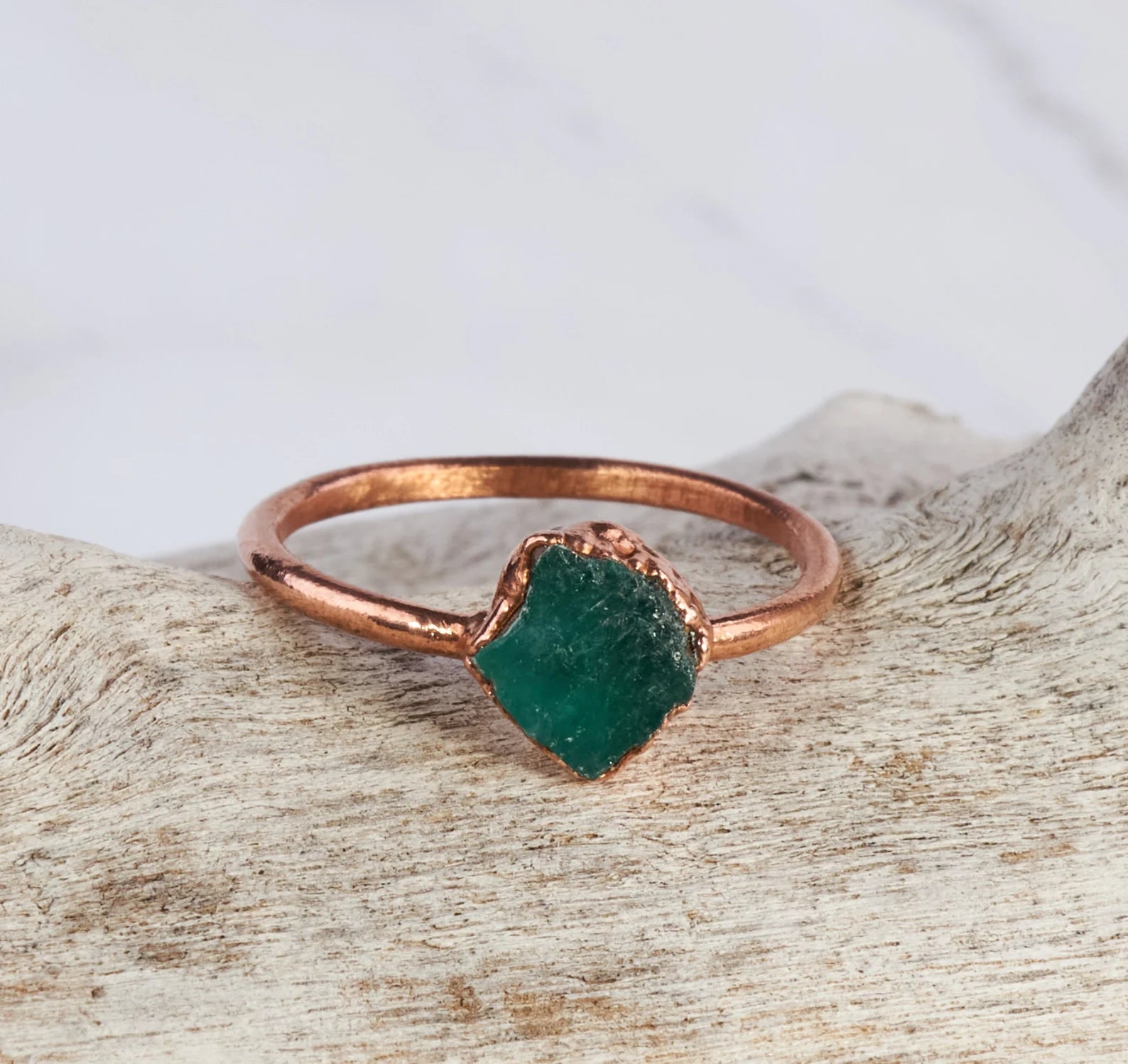Raw Emerald ring | Althea