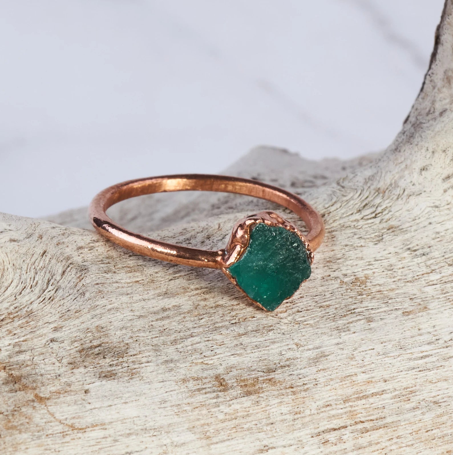 Raw Emerald ring | Althea
