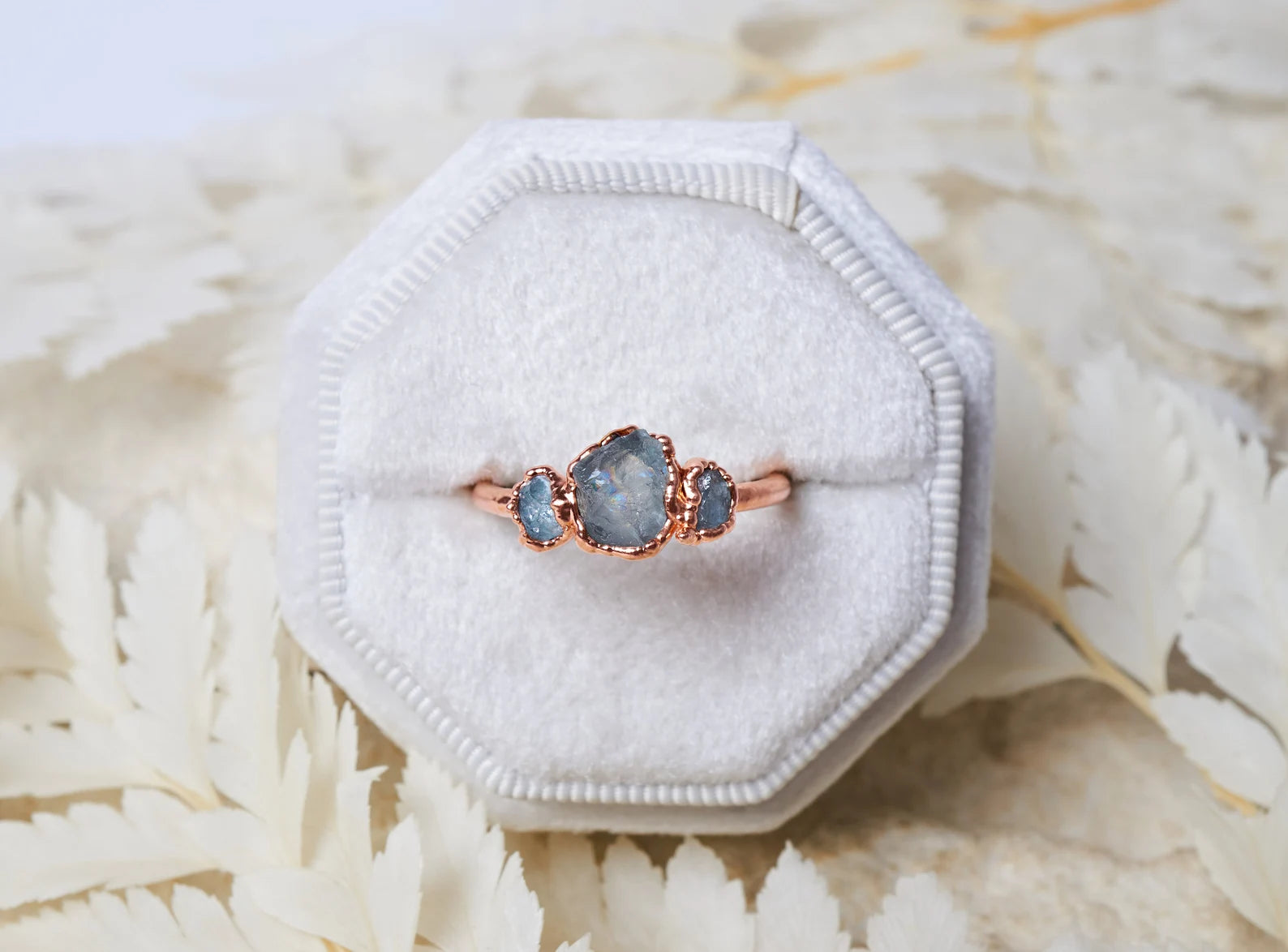 Natural aquamarine ring | Azura