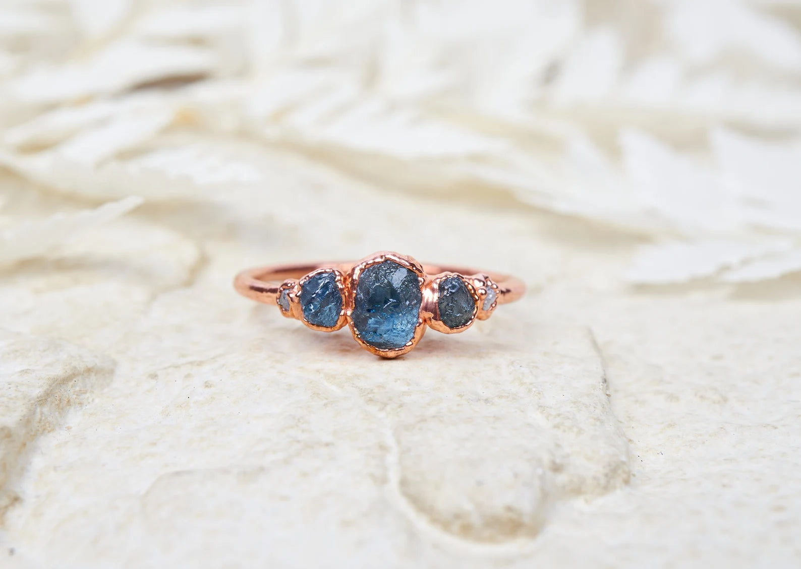 Montana sapphire engagement rings | Gloria No chevron ring