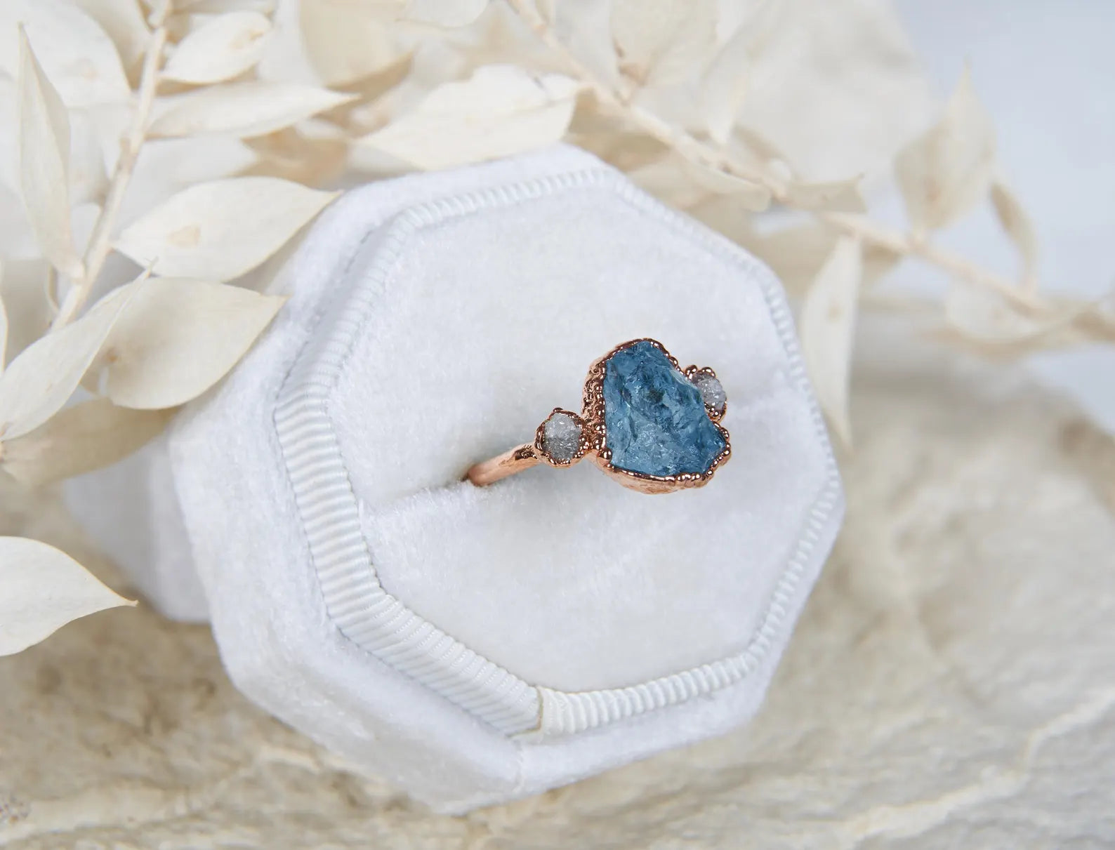 Raw aquamarine and diamond ring | Calypso