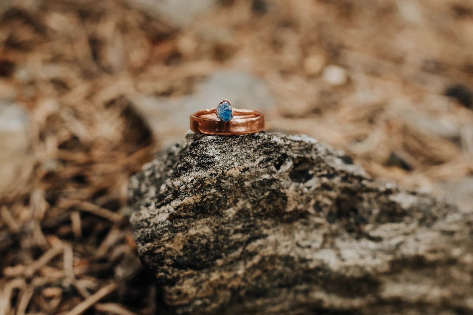 Abyss - Raw sapphire ring