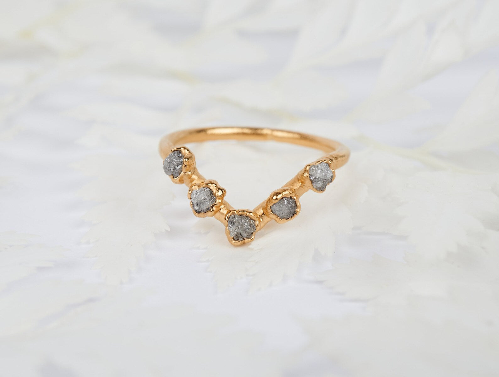 Chevron diamond ring | Vita