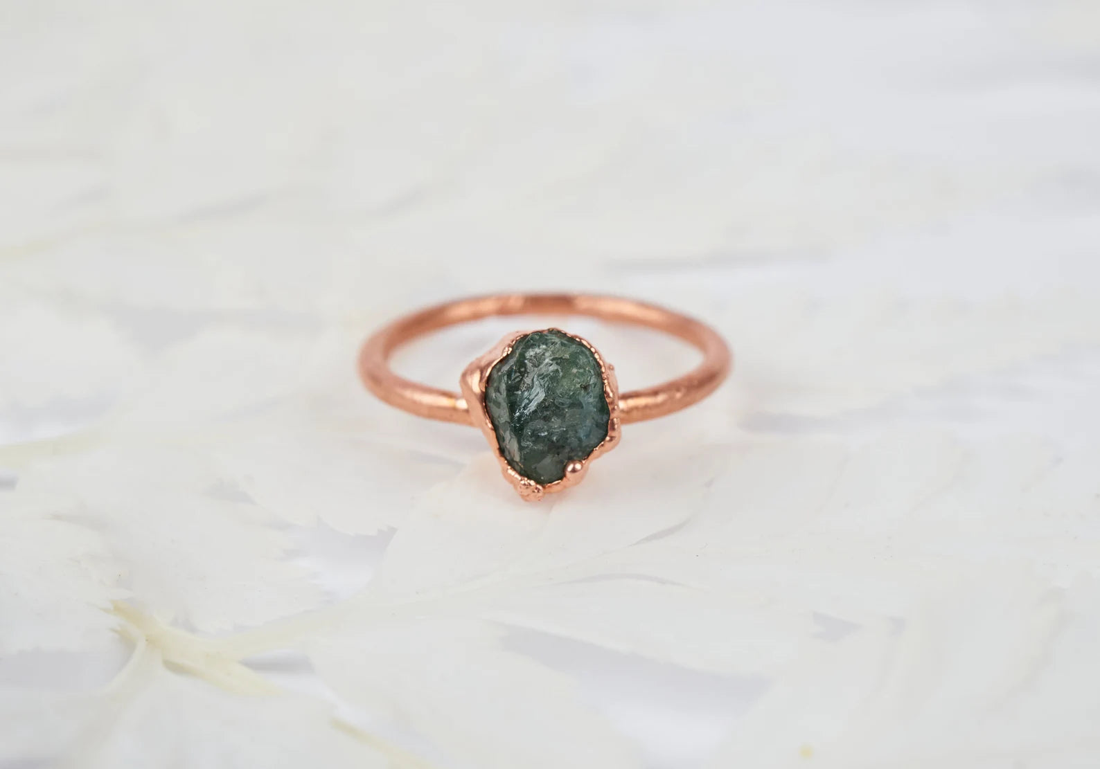 Raw Emerald ring | Althea