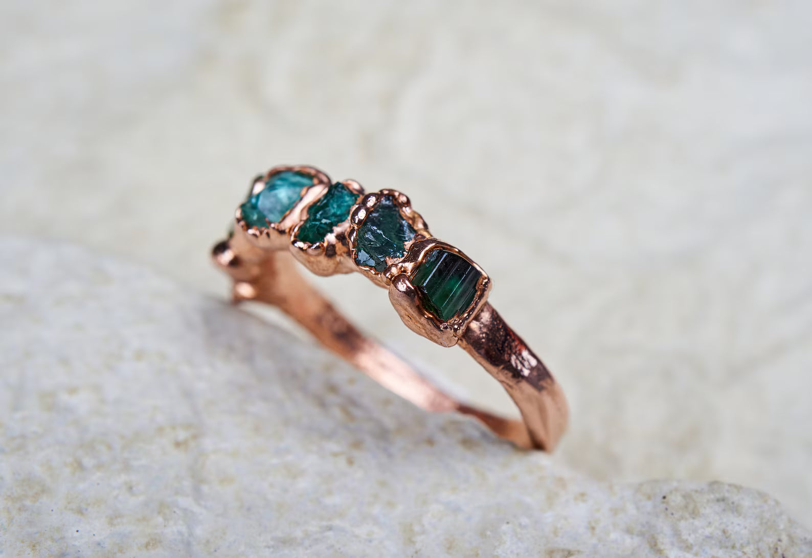 Green gemstone ring | Mila