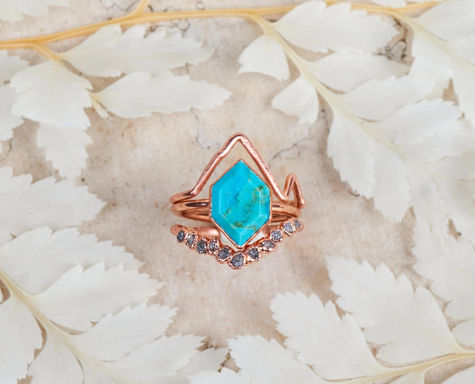 Emerald wedding ring sets | Kamilah