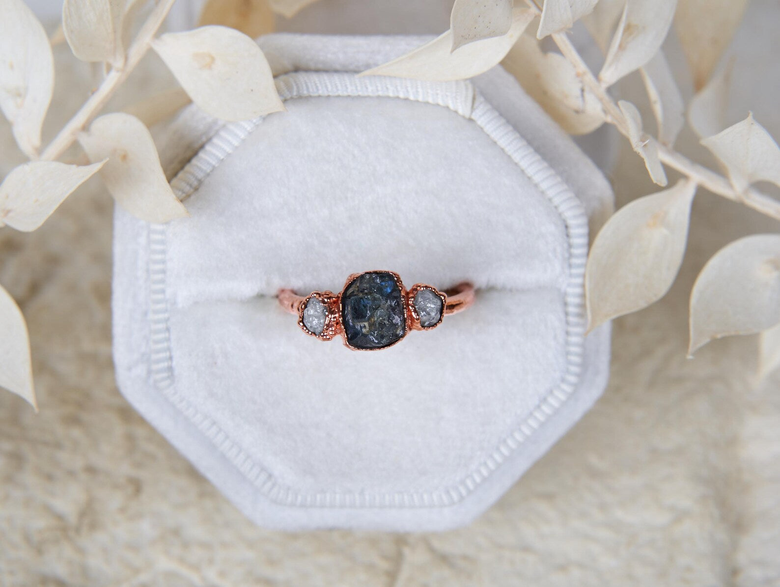 Engagement rings alexandrite & diamond | Greta