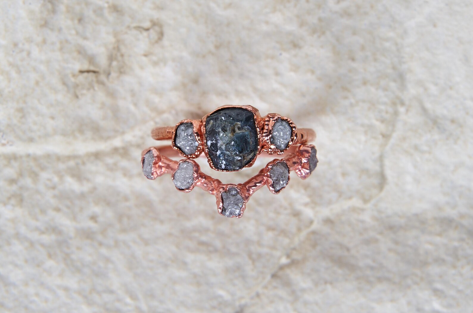 Engagement rings alexandrite & diamond | Greta With chevron ring