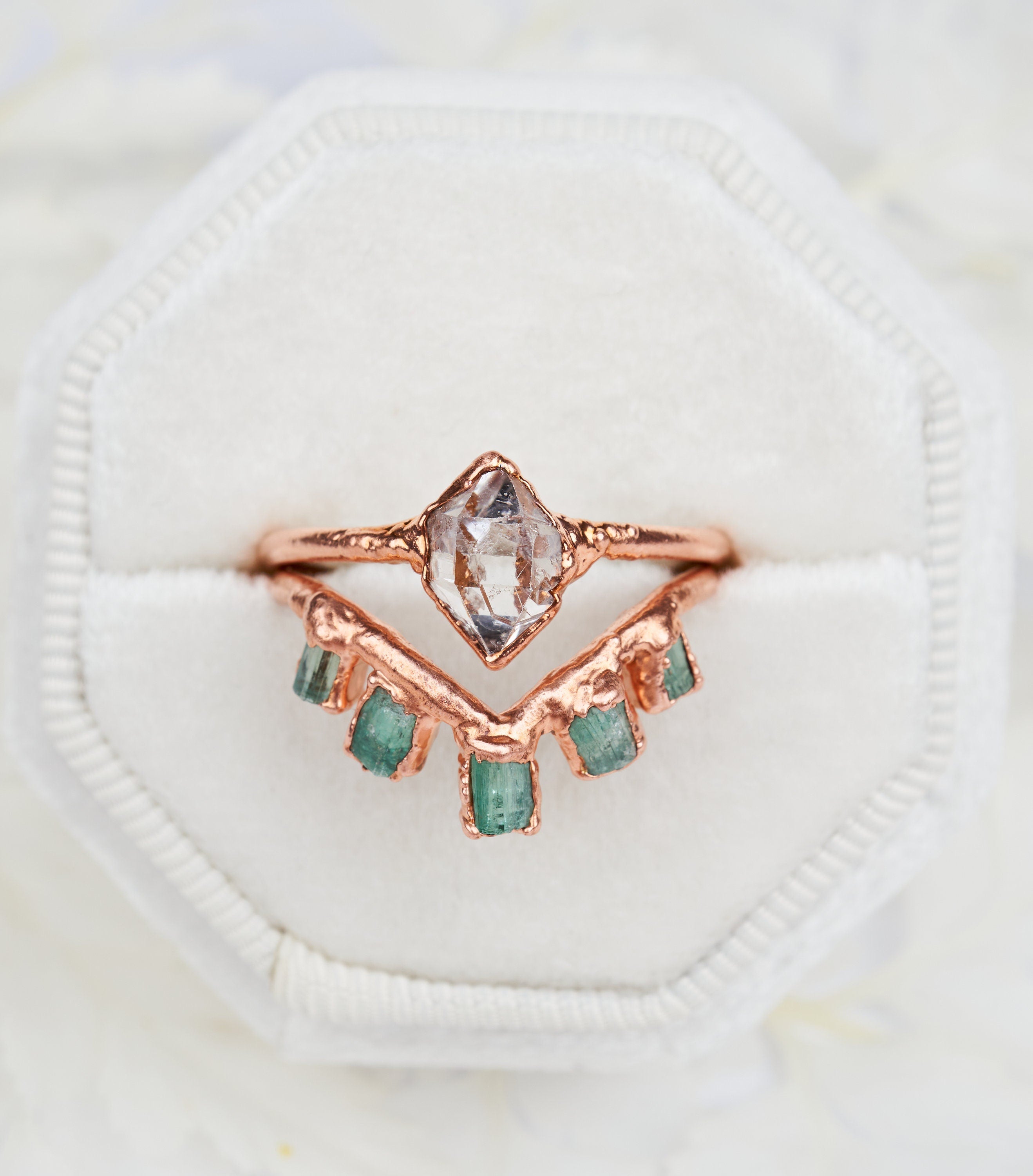 Anello Diamante Herkimer, Anello smeraldo grezzo, Anello pietra grezza, Anello di fidanzamento alternativo Anello cristallo naturale rustico