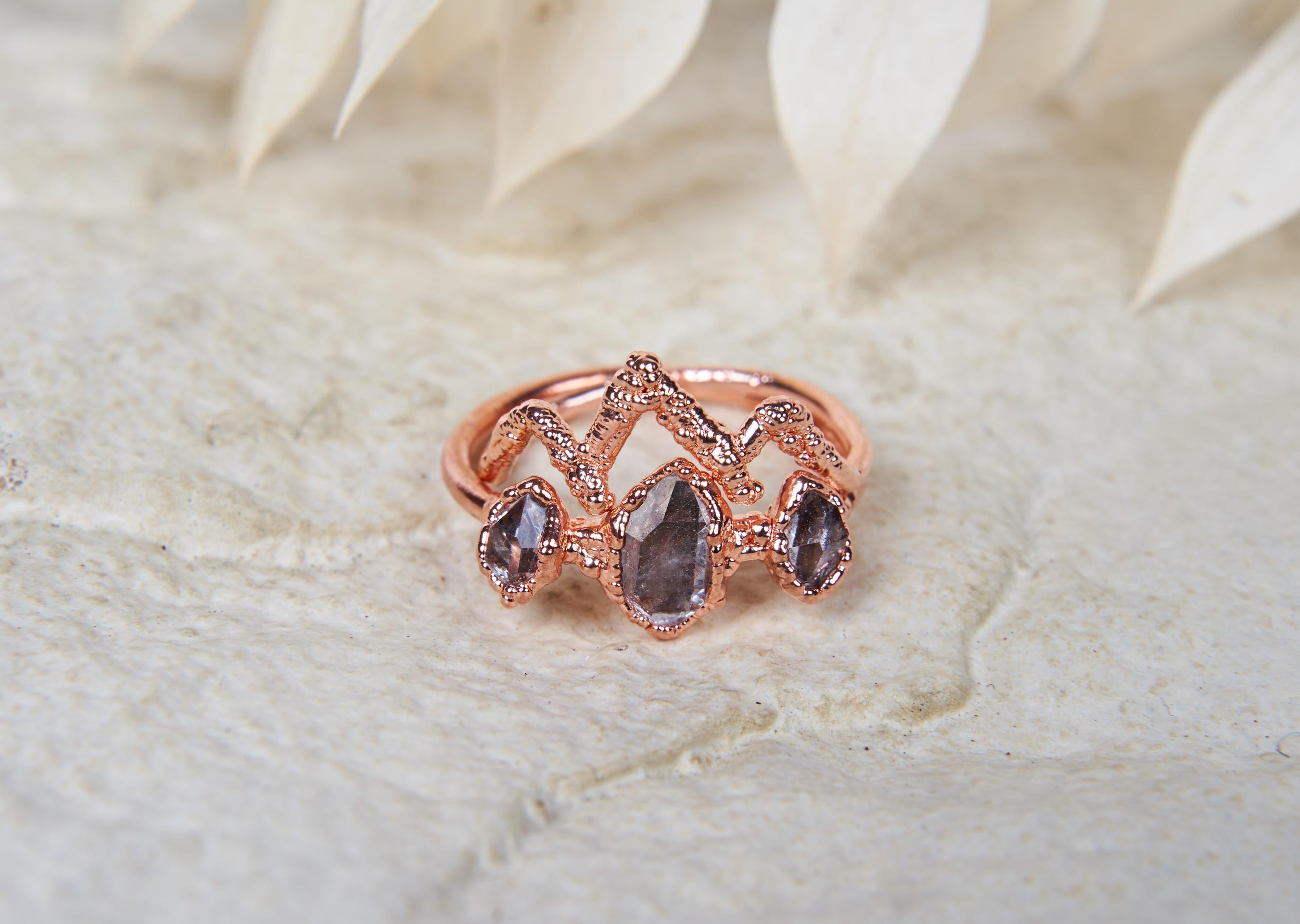 Set di anelli con diamante Herkimer, Anello montagna, Anello di fidanzamento alternativo, Anello di nozze boho rustico, Anello pietra grezza